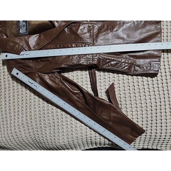 Leather Loft  100% Leather Vintage Brown Jacket 9/10 Belt Buttons Fleece Lining - Picture 9 of 16